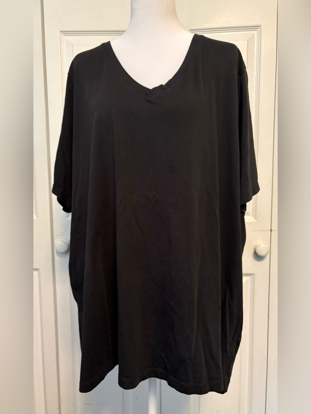 Lands' End Women’s Relaxed Fit Black V-Neck Short Sleeve Tee